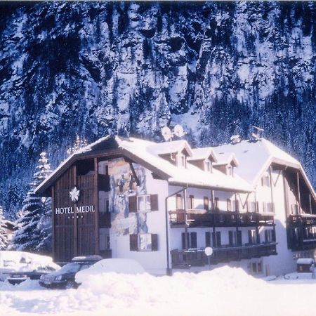 Hotel Medil Campitello di Fassa Esterno foto