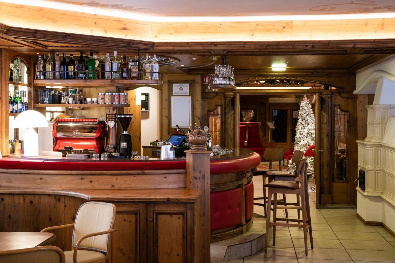 Hotel Medil Campitello di Fassa Esterno foto