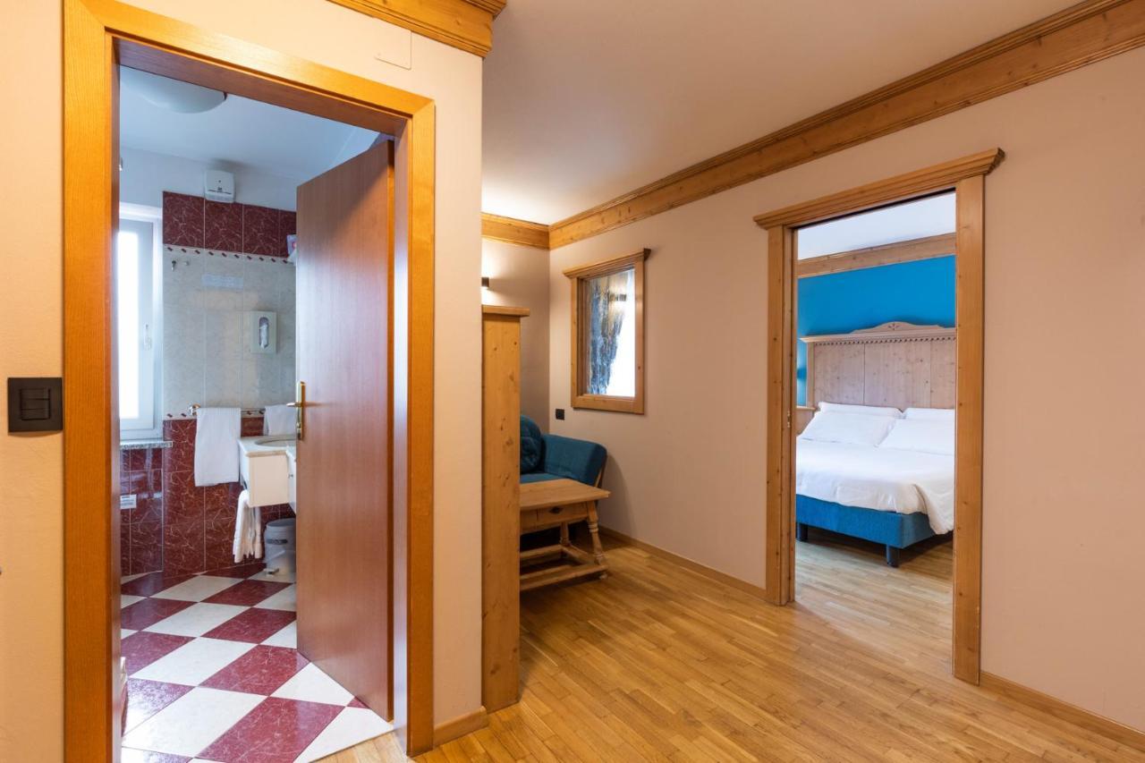 Hotel Medil Campitello di Fassa Esterno foto