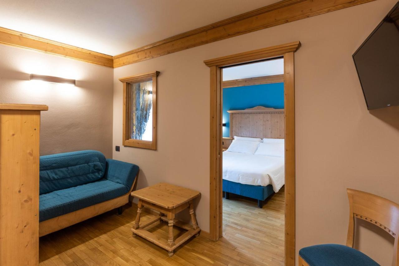 Hotel Medil Campitello di Fassa Esterno foto