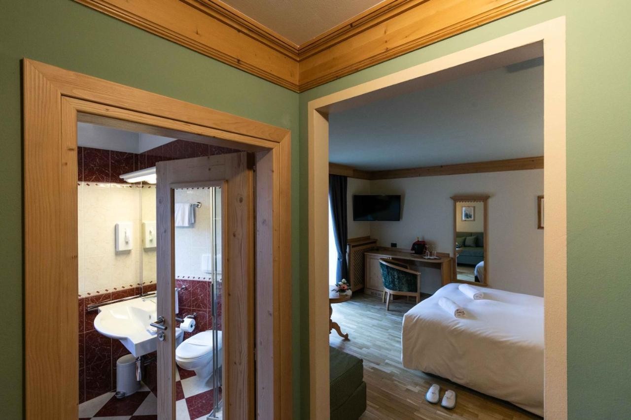 Hotel Medil Campitello di Fassa Esterno foto