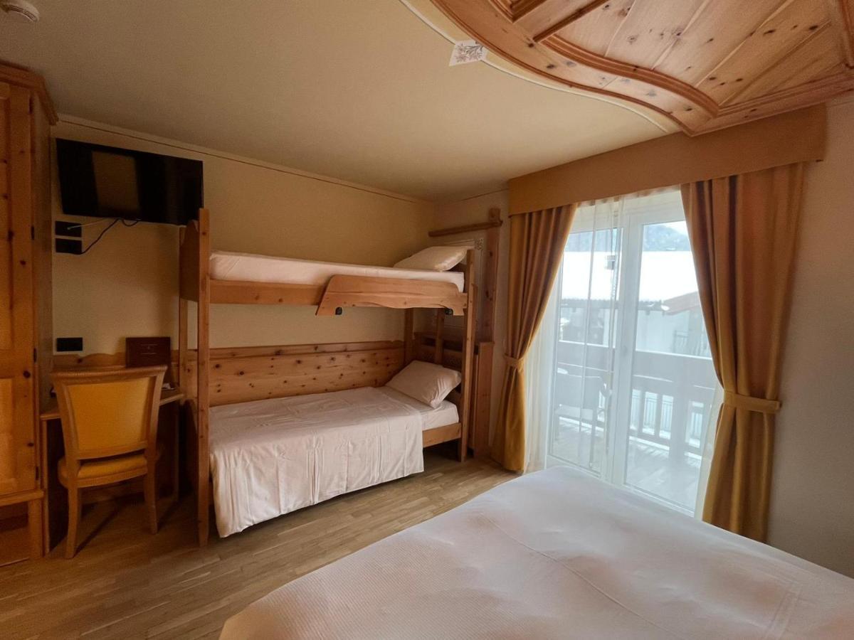 Hotel Medil Campitello di Fassa Esterno foto